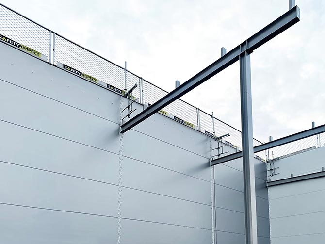 Fall protection Hall system with adjustable post holder