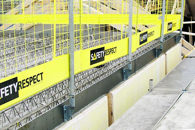 Edge protection on slab edge formwork